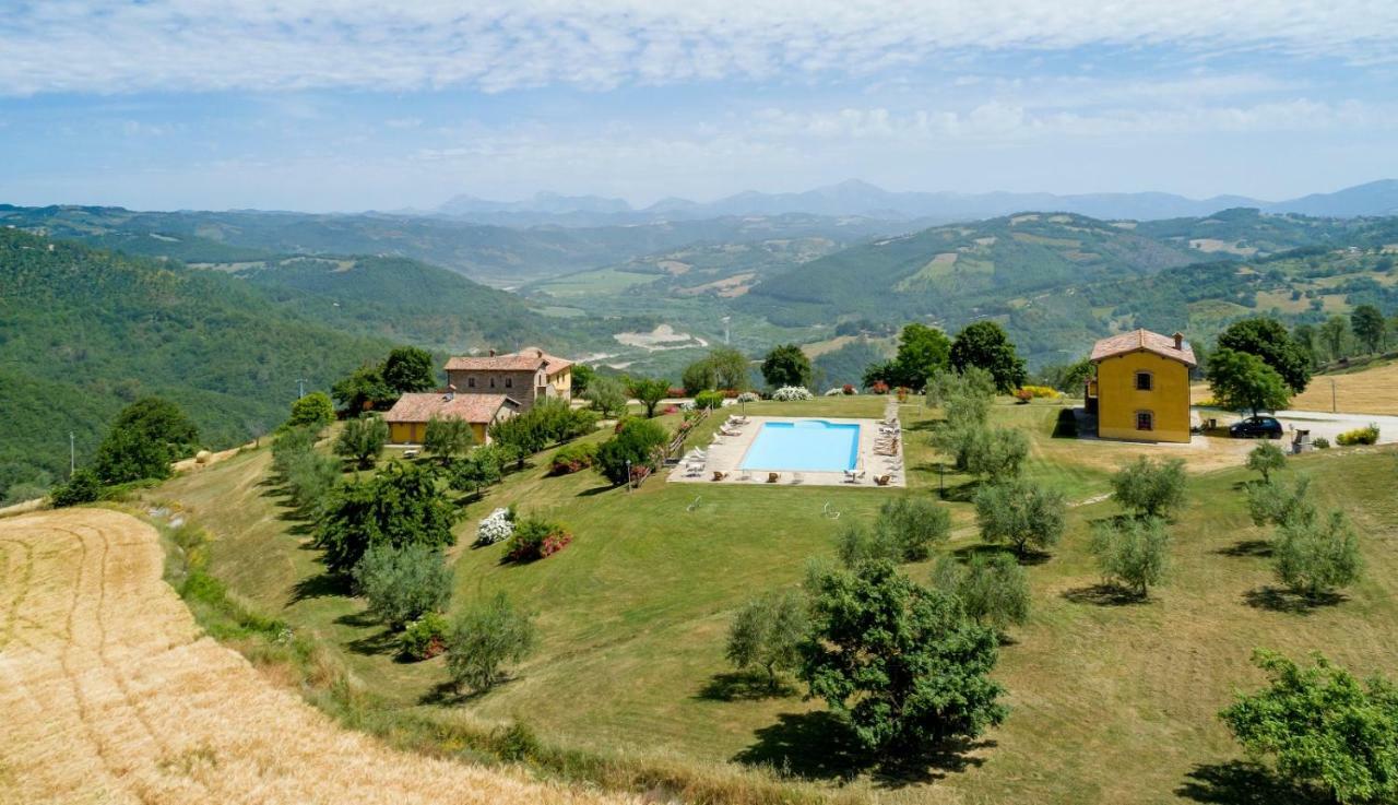 Agriturismo Tenuta Di Biscina Eksteriør bilde